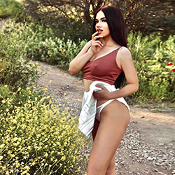 Frankfurt Escort Lanny Hot luxuriöse Schönheit sucht erotische Abenteuer mit stilvollem Wechselspiel