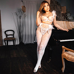 Tracy Sweet Escort in Frankfurt Seduction with sensual facesitting