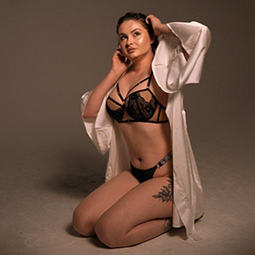 Florencce Escort Frankfurt Manager Model For Sale Love Lustful Bi Service Women